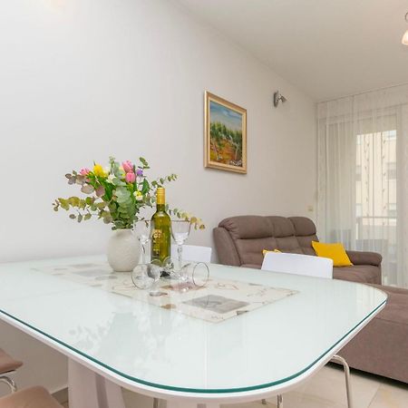 Apartment Ivanka 奥米什 外观 照片