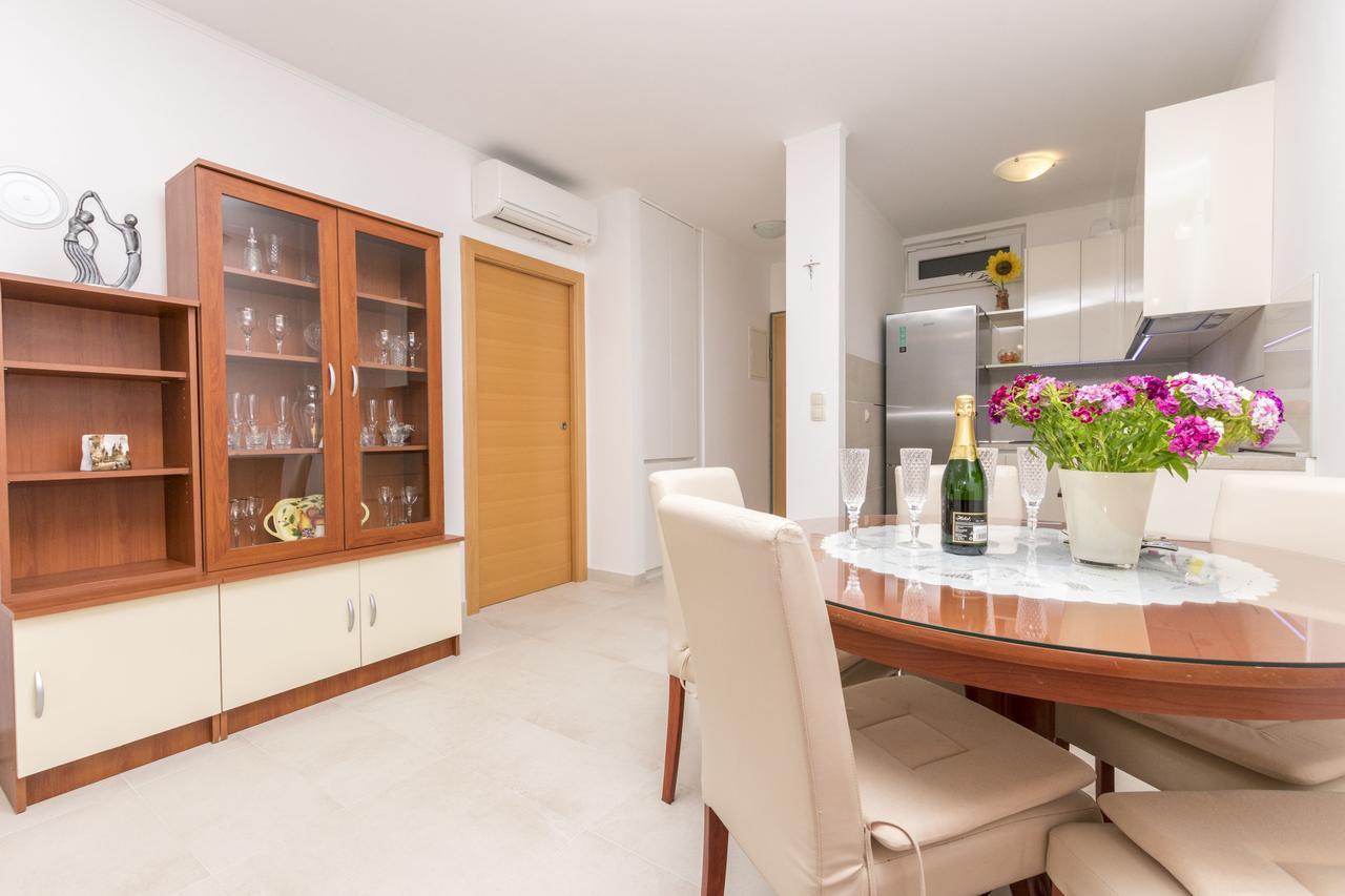 Apartment Ivanka 奥米什 外观 照片